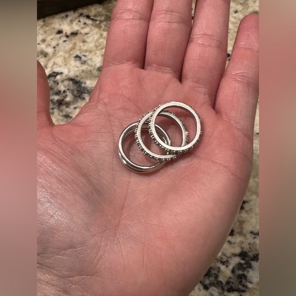 KENDRA SCOTT LIVY SILVER RINGS SET OF 3 IN WHITE CRYSTAL SIZE 6 - Picture 7 of 9